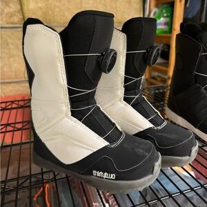 Snowboard boots size 1 - Brand Thirtytwo